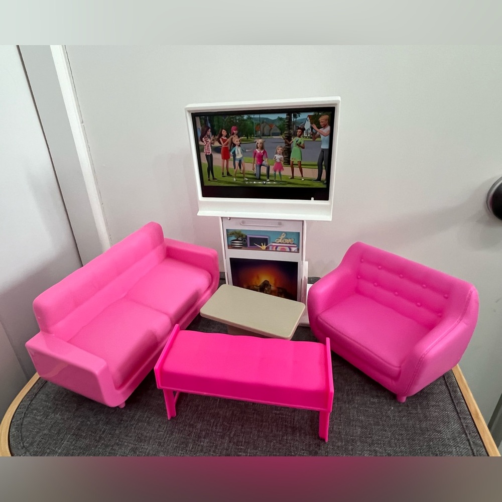Barbie Mattel Dreamhouse Living Room Futniture 2021